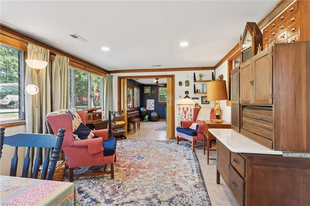 679 Shore DR, Hartfield, VA 23071