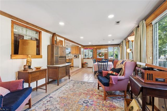 679 Shore DR, Hartfield, VA 23071
