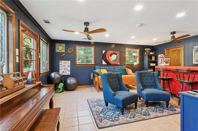 679 Shore DR, Hartfield, VA 23071