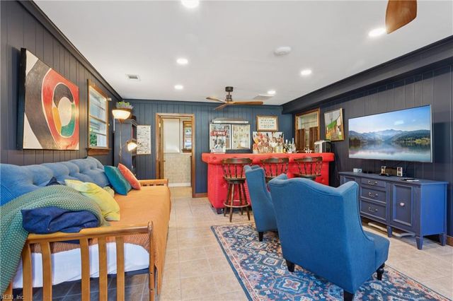 679 Shore DR, Hartfield, VA 23071