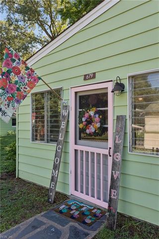 679 Shore DR, Hartfield, VA 23071