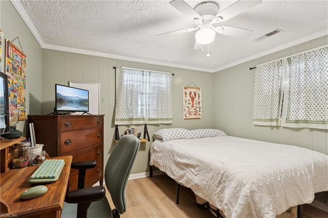 679 Shore DR, Hartfield, VA 23071