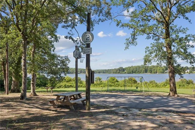 679 Shore DR, Hartfield, VA 23071