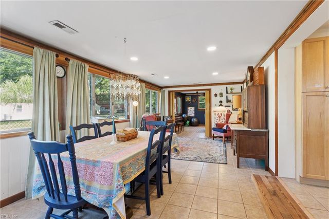 679 Shore DR, Hartfield, VA 23071