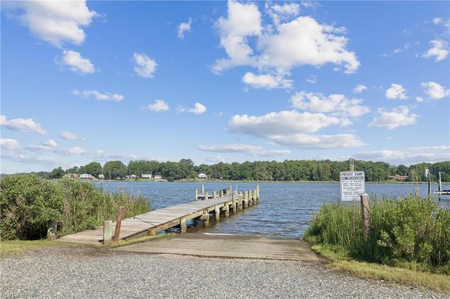 679 Shore DR, Hartfield, VA 23071