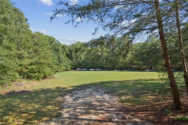 679 Shore DR, Hartfield, VA 23071