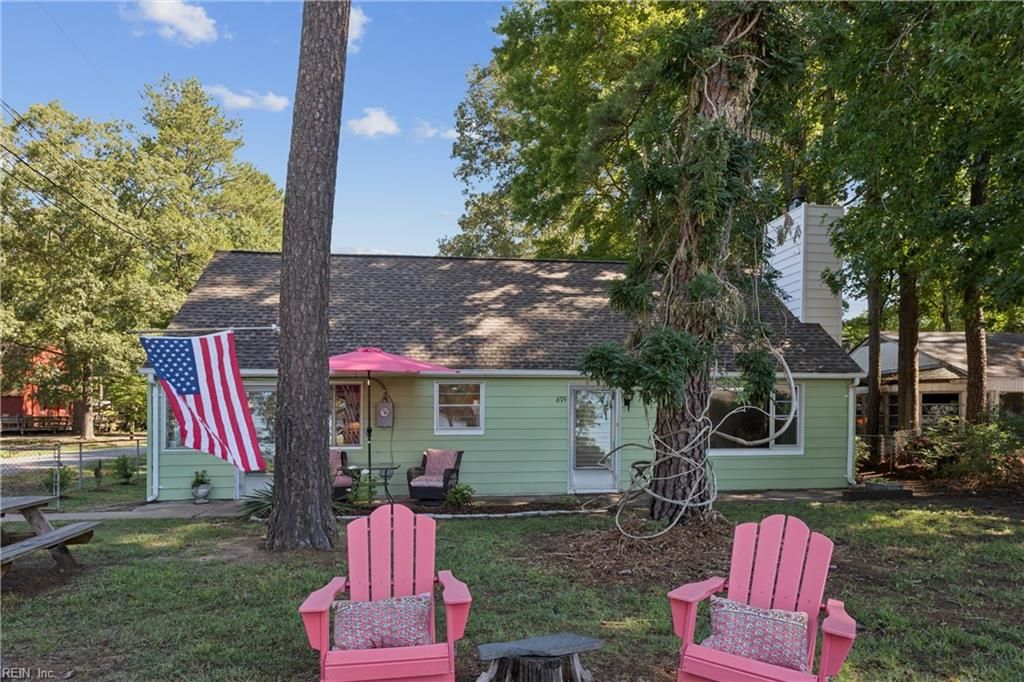 679 Shore DR, Hartfield, VA 23071