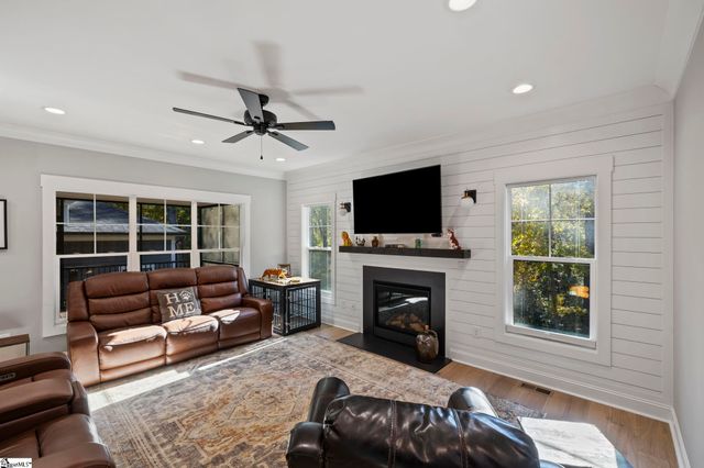 127 W Circle Avenue, Greenville, SC 29607