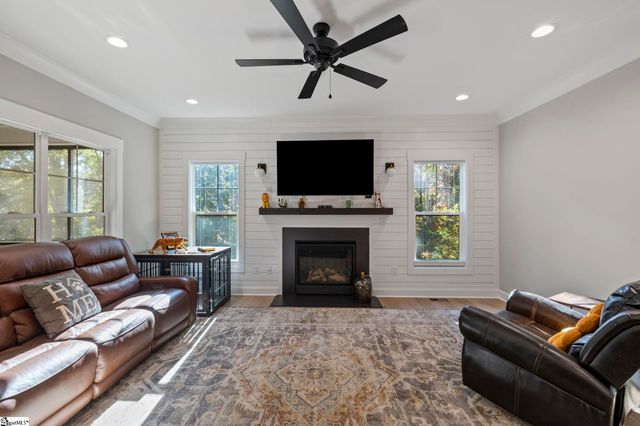 127 W Circle Avenue, Greenville, SC 29607