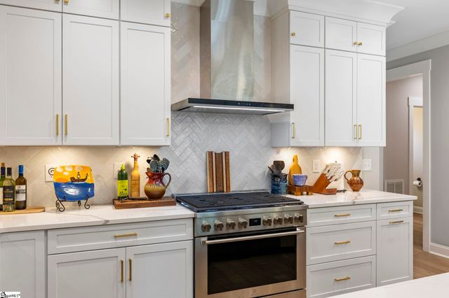 127 W Circle Avenue, Greenville, SC 29607