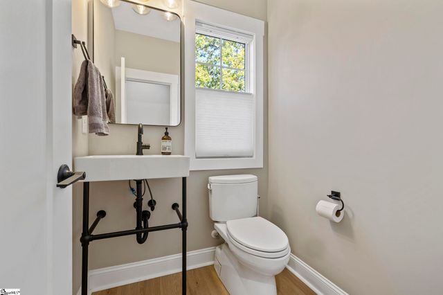 127 W Circle Avenue, Greenville, SC 29607