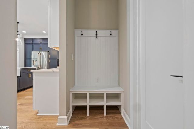 127 W Circle Avenue, Greenville, SC 29607