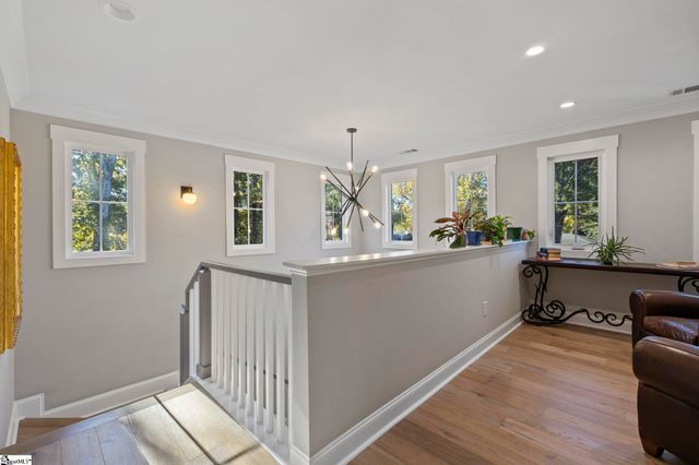 127 W Circle Avenue, Greenville, SC 29607