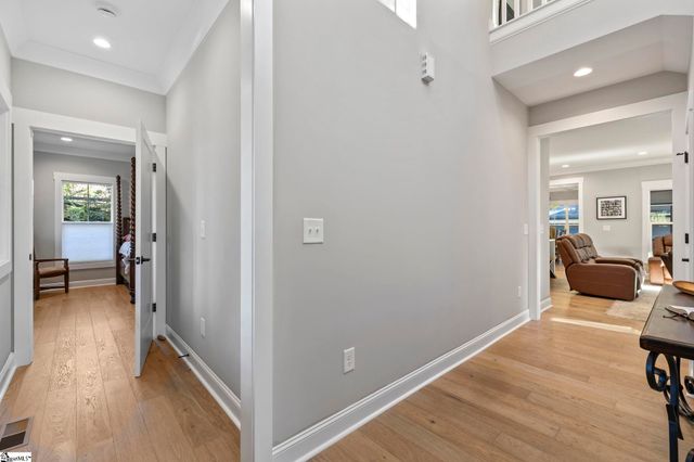 127 W Circle Avenue, Greenville, SC 29607