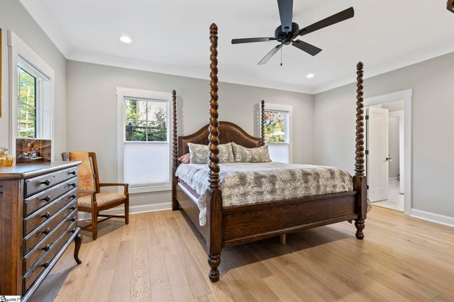 127 W Circle Avenue, Greenville, SC 29607