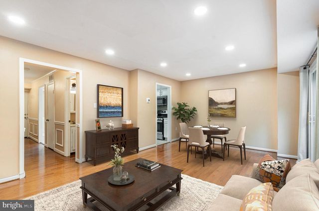 7432 LARNE LN, Lorton, VA 22079