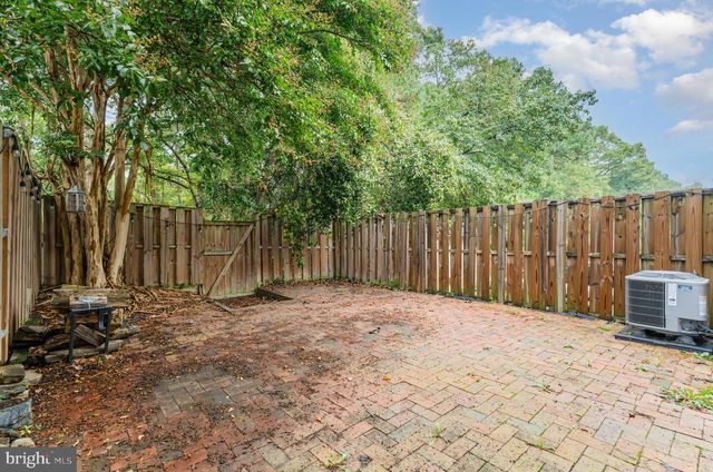 7432 LARNE LN, Lorton, VA 22079