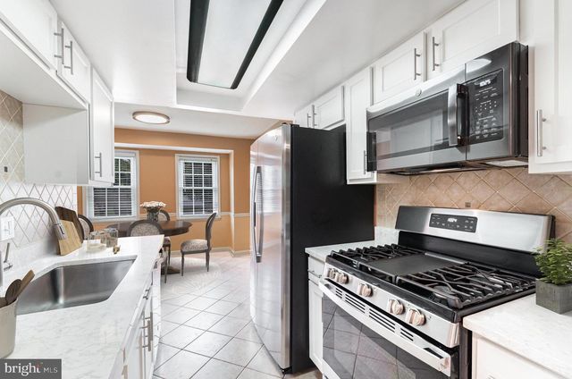 7432 LARNE LN, Lorton, VA 22079