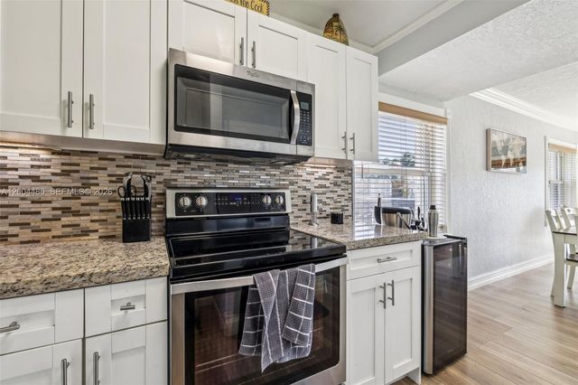 3862 NE 171st St E, North Miami Beach, FL 33160