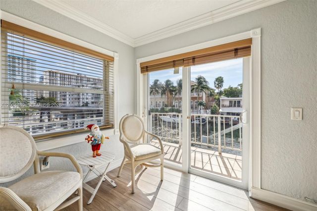 3862 NE 171st St E, North Miami Beach, FL 33160