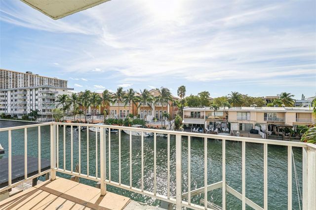 3862 NE 171st St E, North Miami Beach, FL 33160