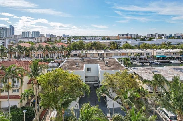 3862 NE 171st St E, North Miami Beach, FL 33160