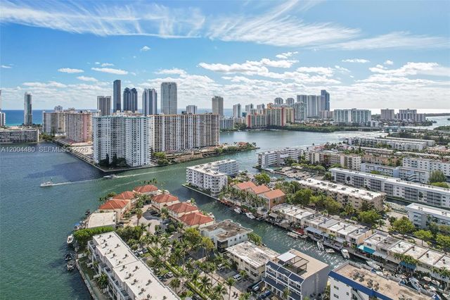 3862 NE 171st St E, North Miami Beach, FL 33160