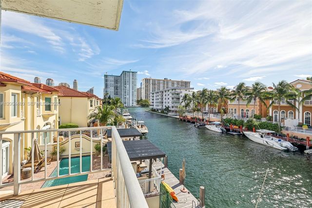 3862 NE 171st St E, North Miami Beach, FL 33160