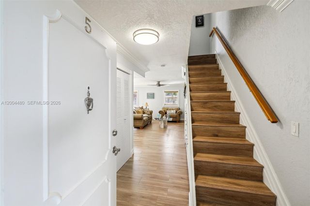 3862 NE 171st St E, North Miami Beach, FL 33160