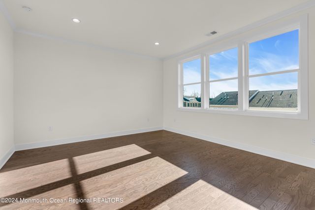 6 Augustus Drive, Middletown, NJ 07748