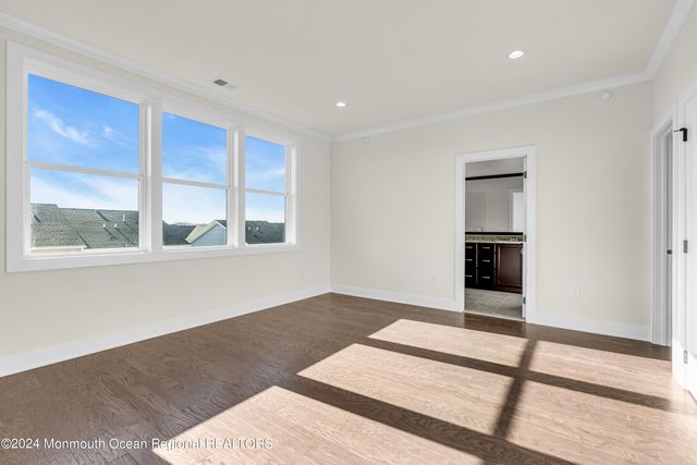 6 Augustus Drive, Middletown, NJ 07748