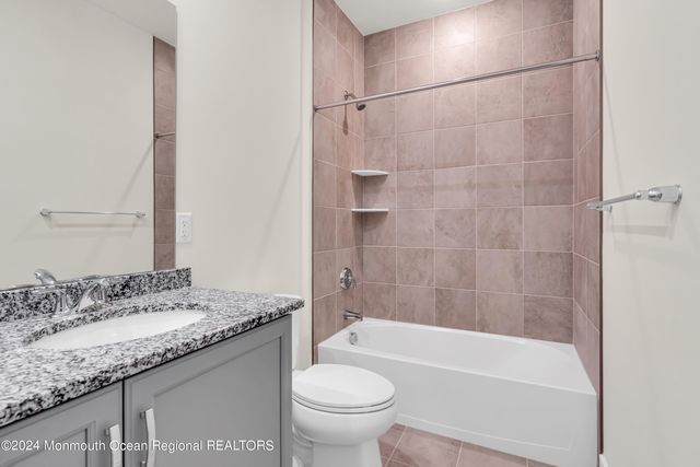 6 Augustus Drive, Middletown, NJ 07748