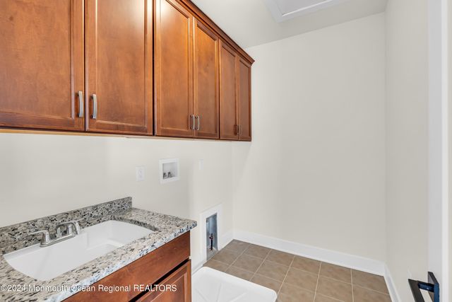 6 Augustus Drive, Middletown, NJ 07748