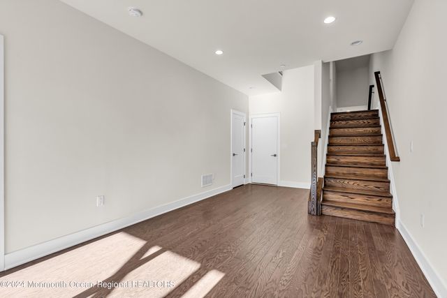 6 Augustus Drive, Middletown, NJ 07748