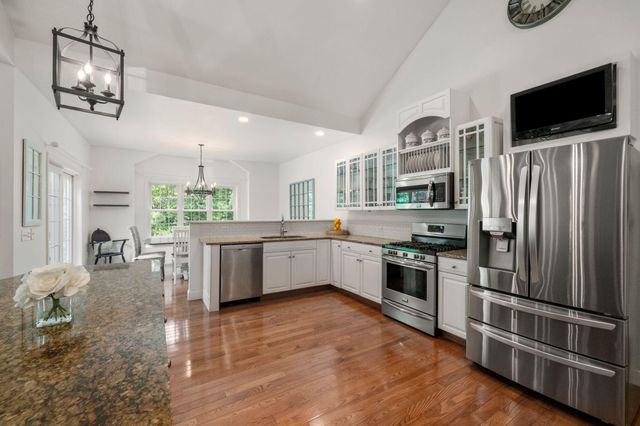 29 Pimlico Pond Road, Mashpee, MA 02649