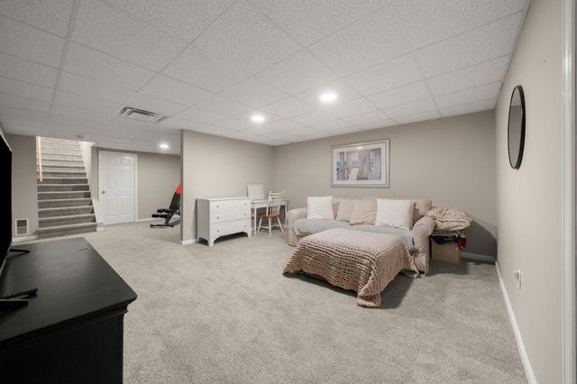 29 Pimlico Pond Road, Mashpee, MA 02649