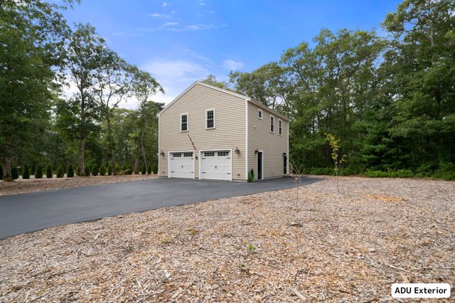 29 Pimlico Pond Road, Mashpee, MA 02649