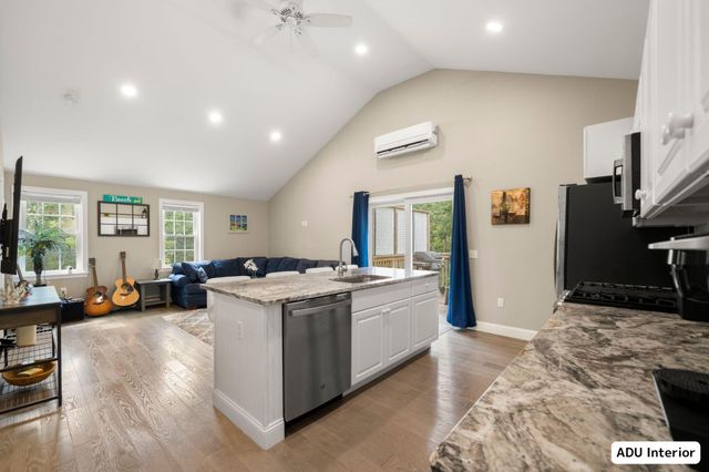 29 Pimlico Pond Road, Mashpee, MA 02649