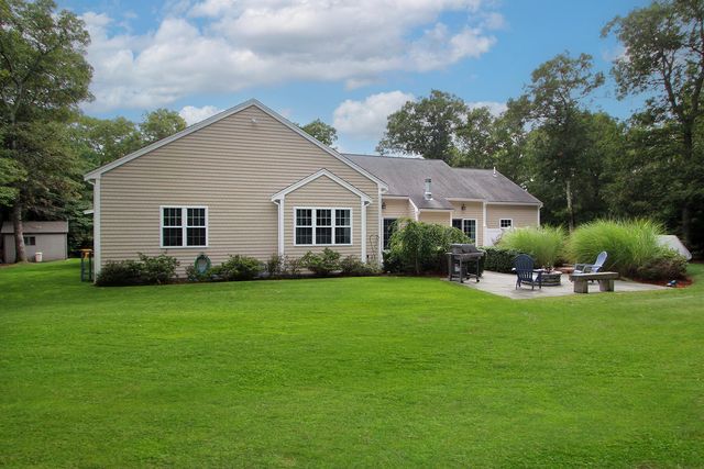 29 Pimlico Pond Road, Mashpee, MA 02649