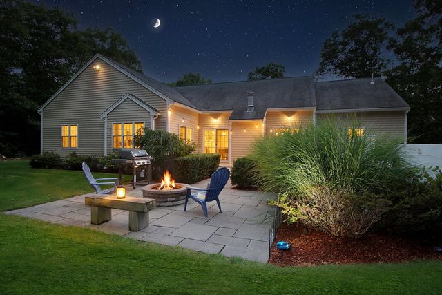 29 Pimlico Pond Road, Mashpee, MA 02649