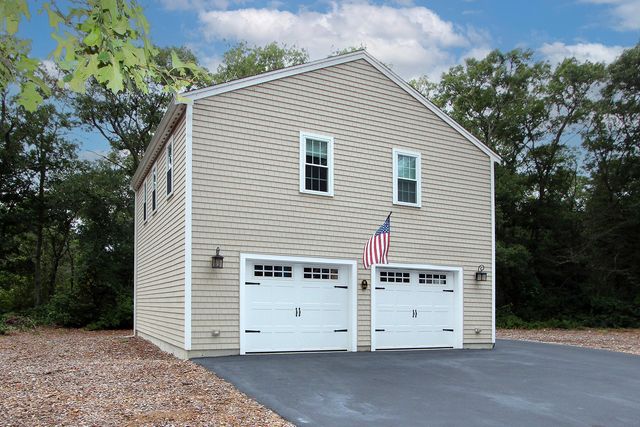 29 Pimlico Pond Road, Mashpee, MA 02649