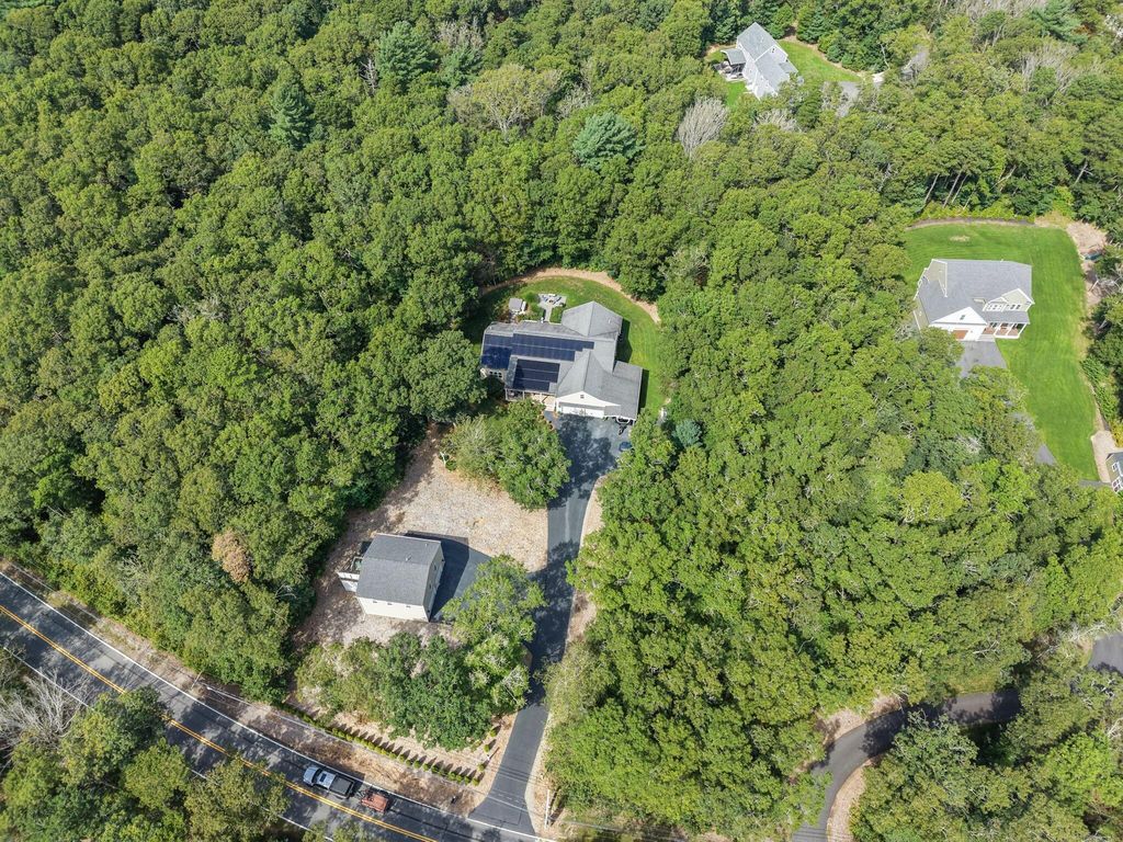 29 Pimlico Pond Road, Mashpee, MA 02649