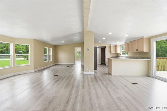 7901 W Lefty Court, Crystal River, FL 34428