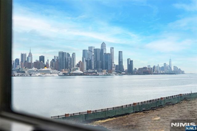 26 Ave At Port Imperial 204, West New York, NJ 07093