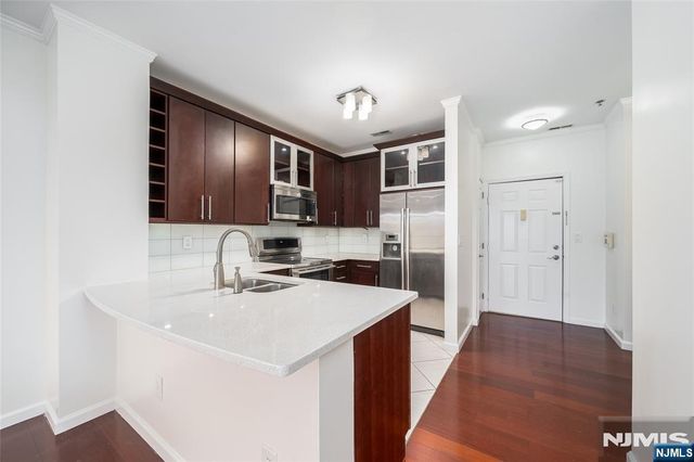 26 Ave At Port Imperial 204, West New York, NJ 07093
