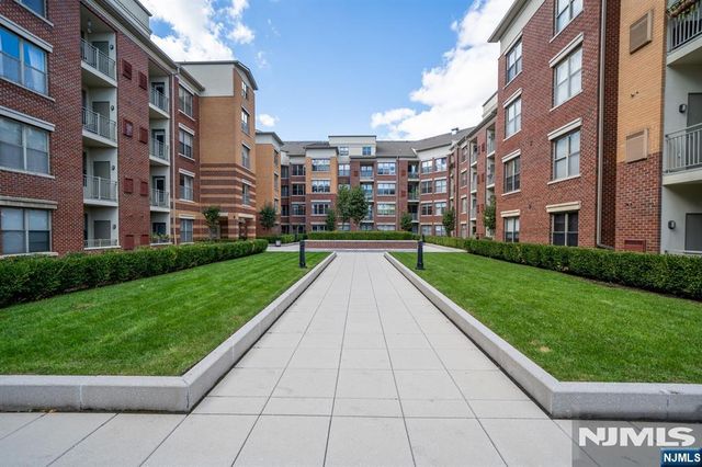 26 Ave At Port Imperial 204, West New York, NJ 07093