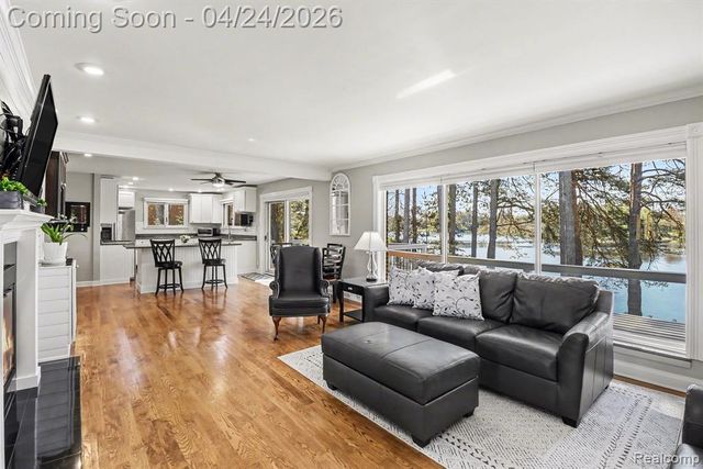 1085 Abseguami Trail, Lake Orion, MI 48362