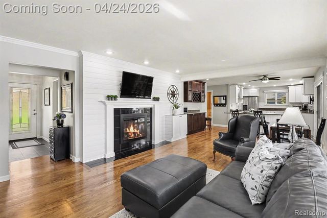 1085 Abseguami Trail, Lake Orion, MI 48362