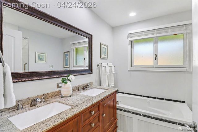 1085 Abseguami Trail, Lake Orion, MI 48362