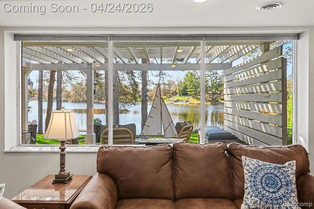 1085 Abseguami Trail, Lake Orion, MI 48362
